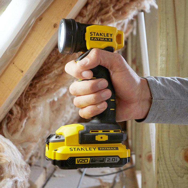 照明新品上市史丹利锂电充电手电筒手电工具户外探照灯其他电子工具