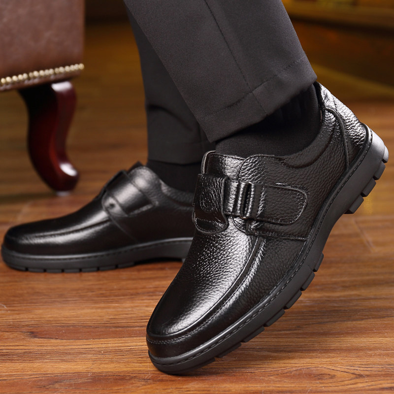 男士休闲皮鞋男真皮2020新款夏季透气中年爸爸鞋软底防滑老人男鞋