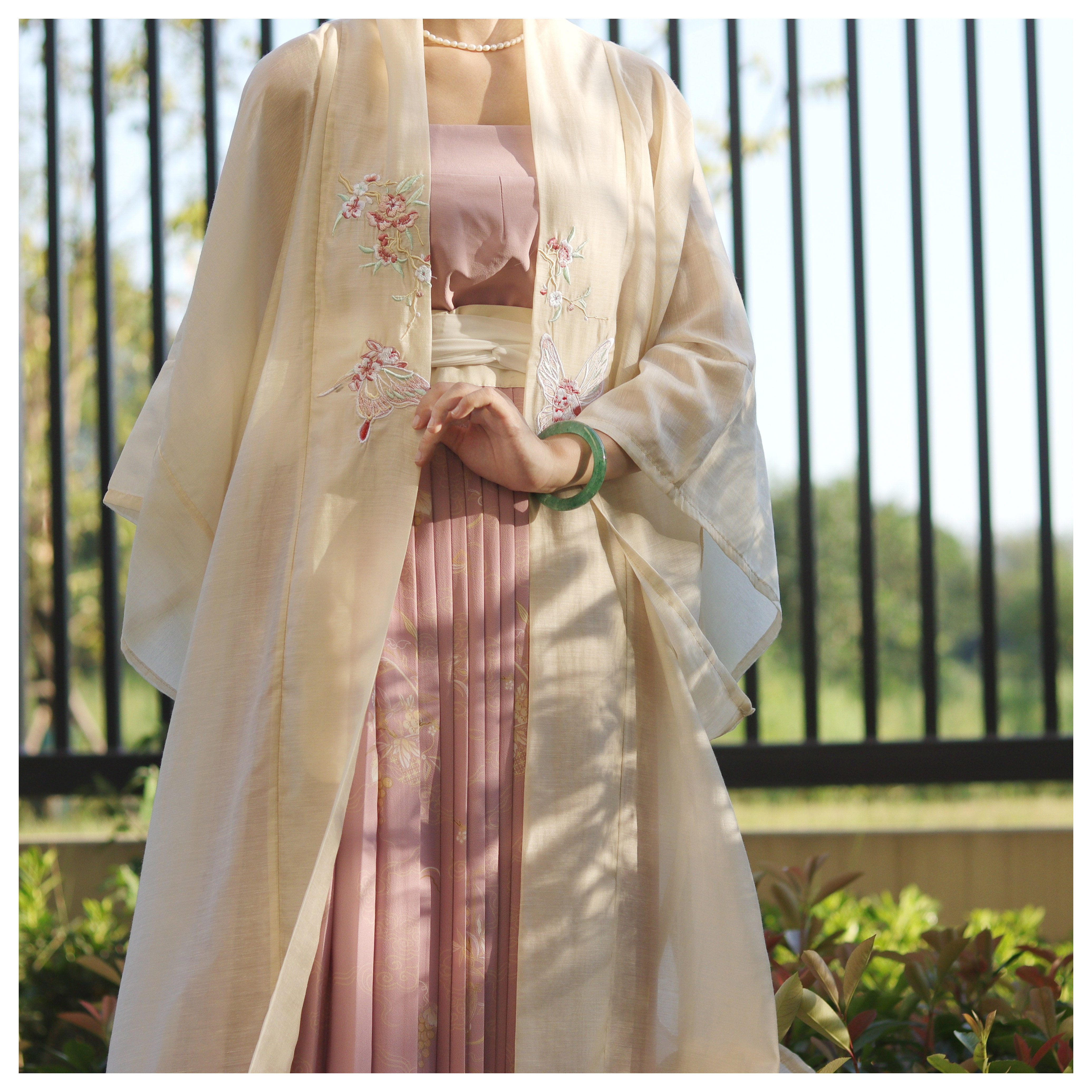 岁余蝶蝶长干寺宋半袖对襟天丝长衫纯色百搭夏季汉服