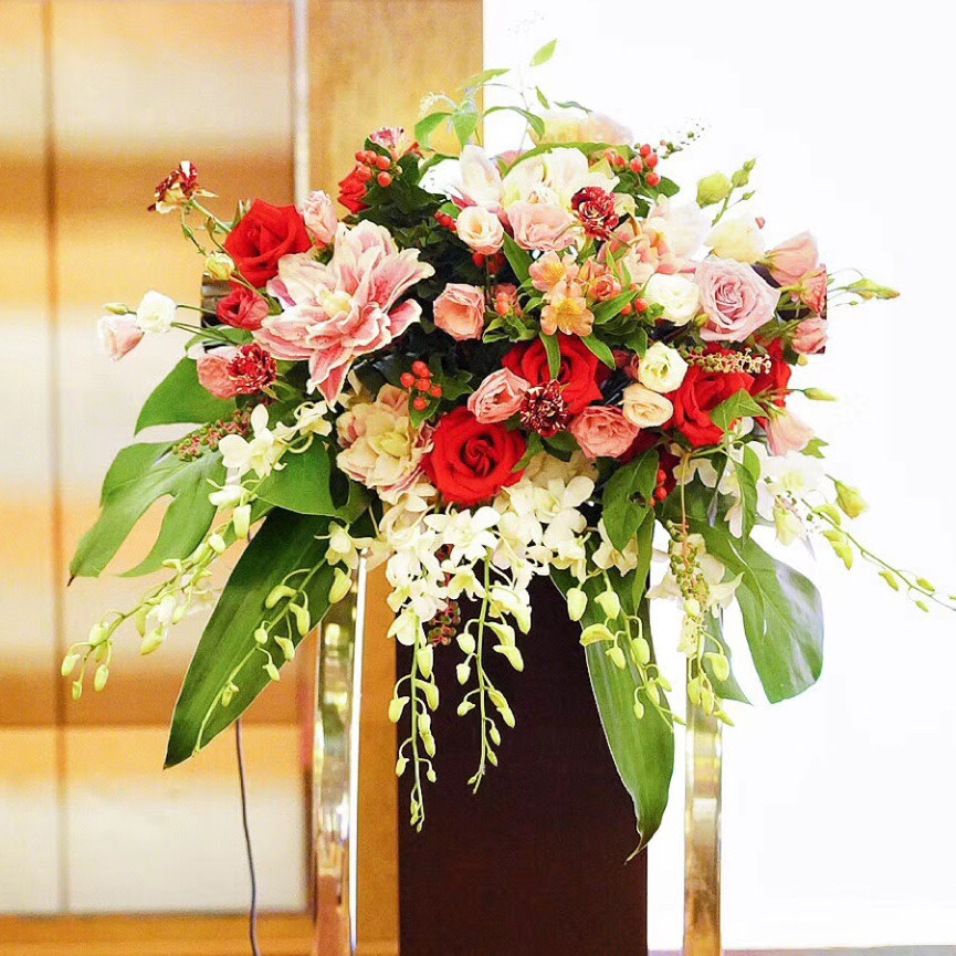 南京同城鲜花速递讲台花展展览展览会会议年会桌花商务用花