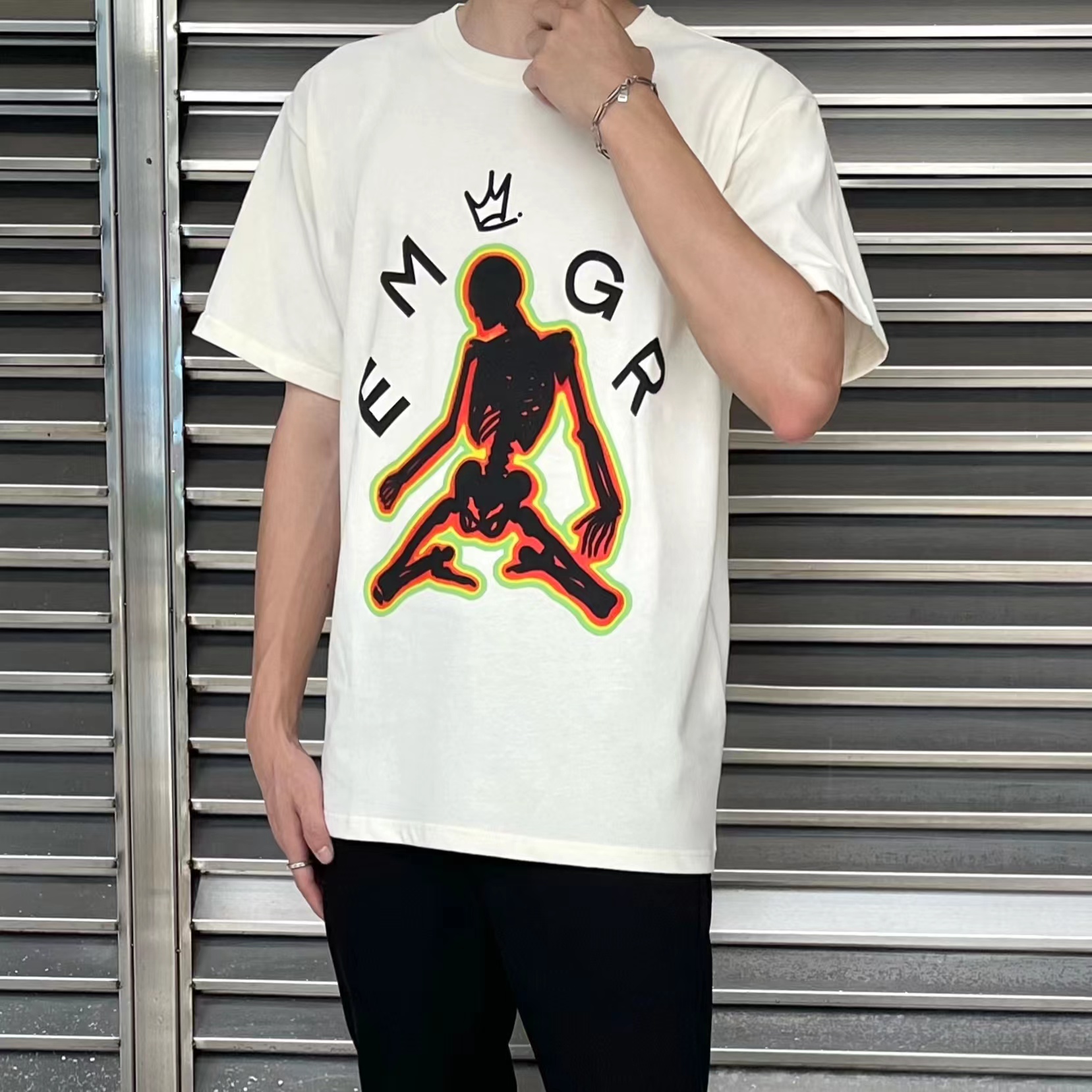 emotionalgarbageemgr2022ss涂鸦骷髅米白发泡短袖无性别t恤