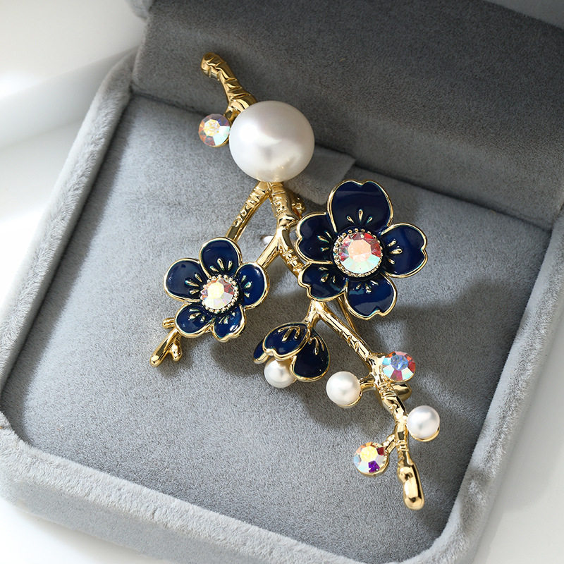 明星同款气质时尚西装梅花胸针胸花女高档别针礼盒2022年新款春秋