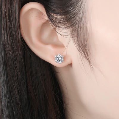 雪花款50分仿真钻石耳钉送女友生日礼物纯银莫桑石耳钉简约饰品