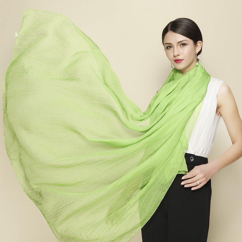 绿色丝巾春秋薄款长款百搭纱巾海滩方巾雪纺围巾