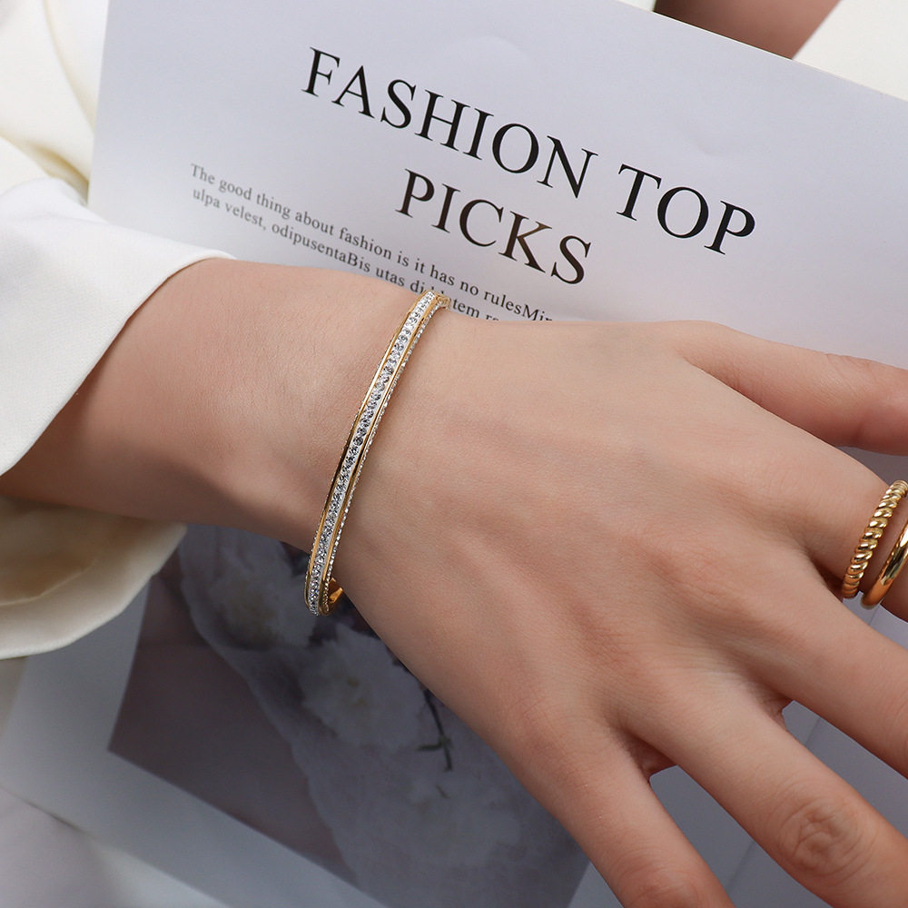 韩版时尚冷淡风满天星半边满钻锆石卡扣手镯女钛钢材质饰品女饰品