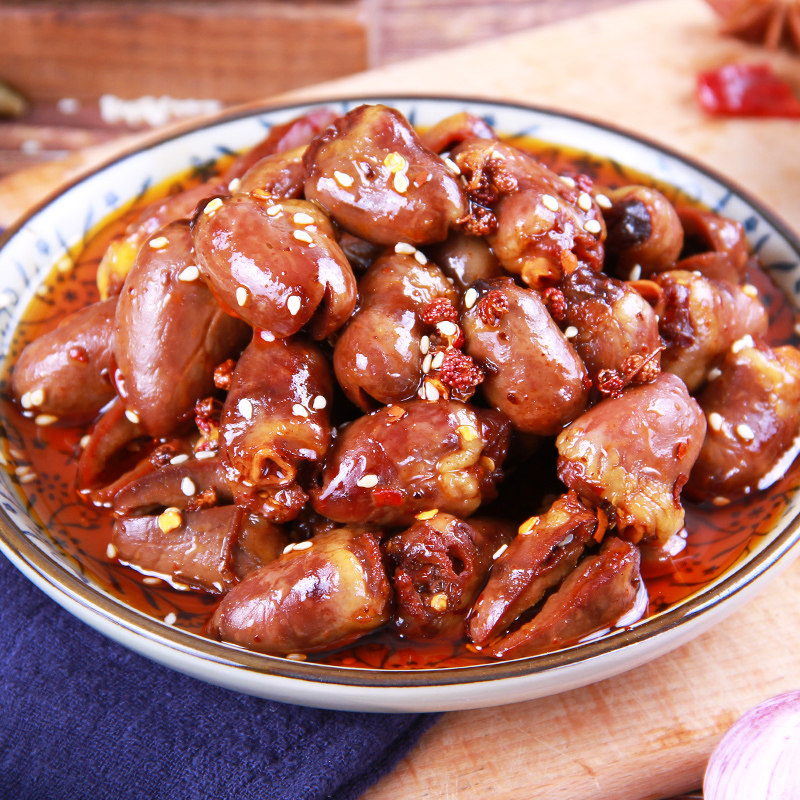 网红麻辣鸭心香辣卤味肉类熟食即食鸭肉零食