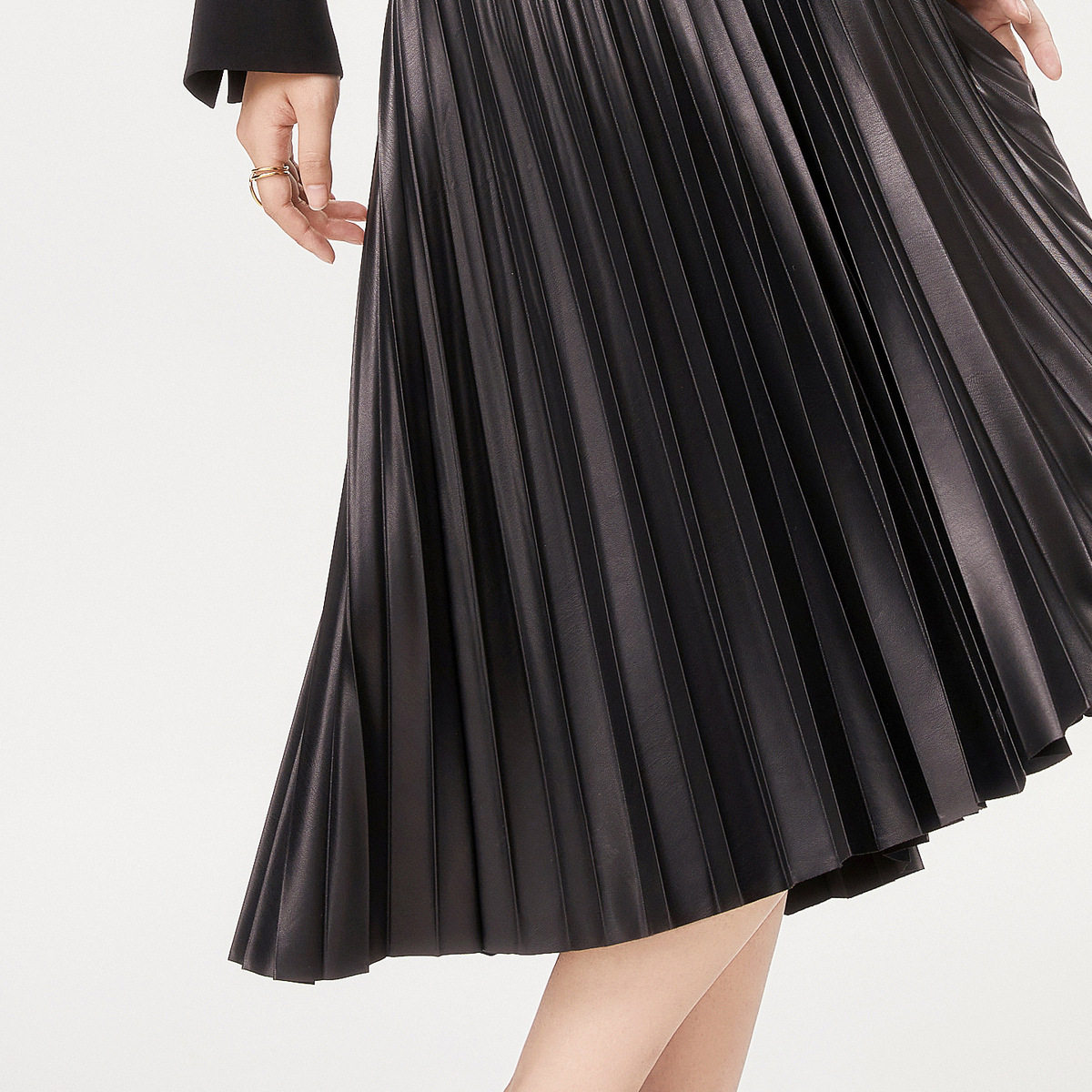 vgrass维格娜丝2022年秋季新款黑色高腰百褶长裙半身半身裙