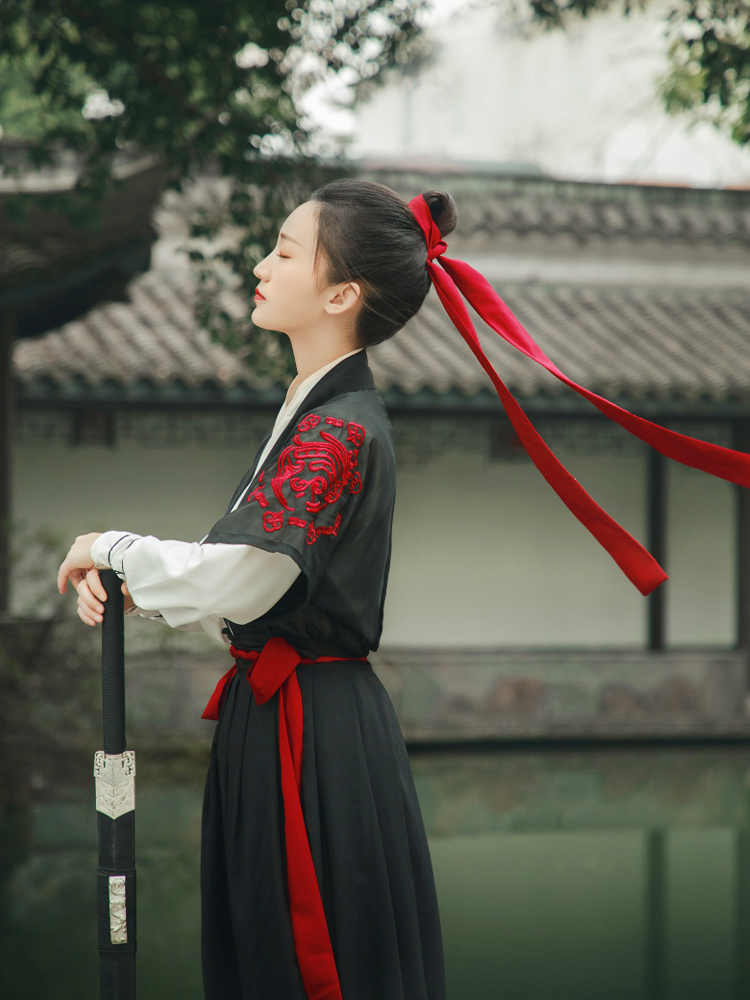 汉服女黑色古装帅气侠客风汉元素学生日常武侠齐腰襦裙中国风套装