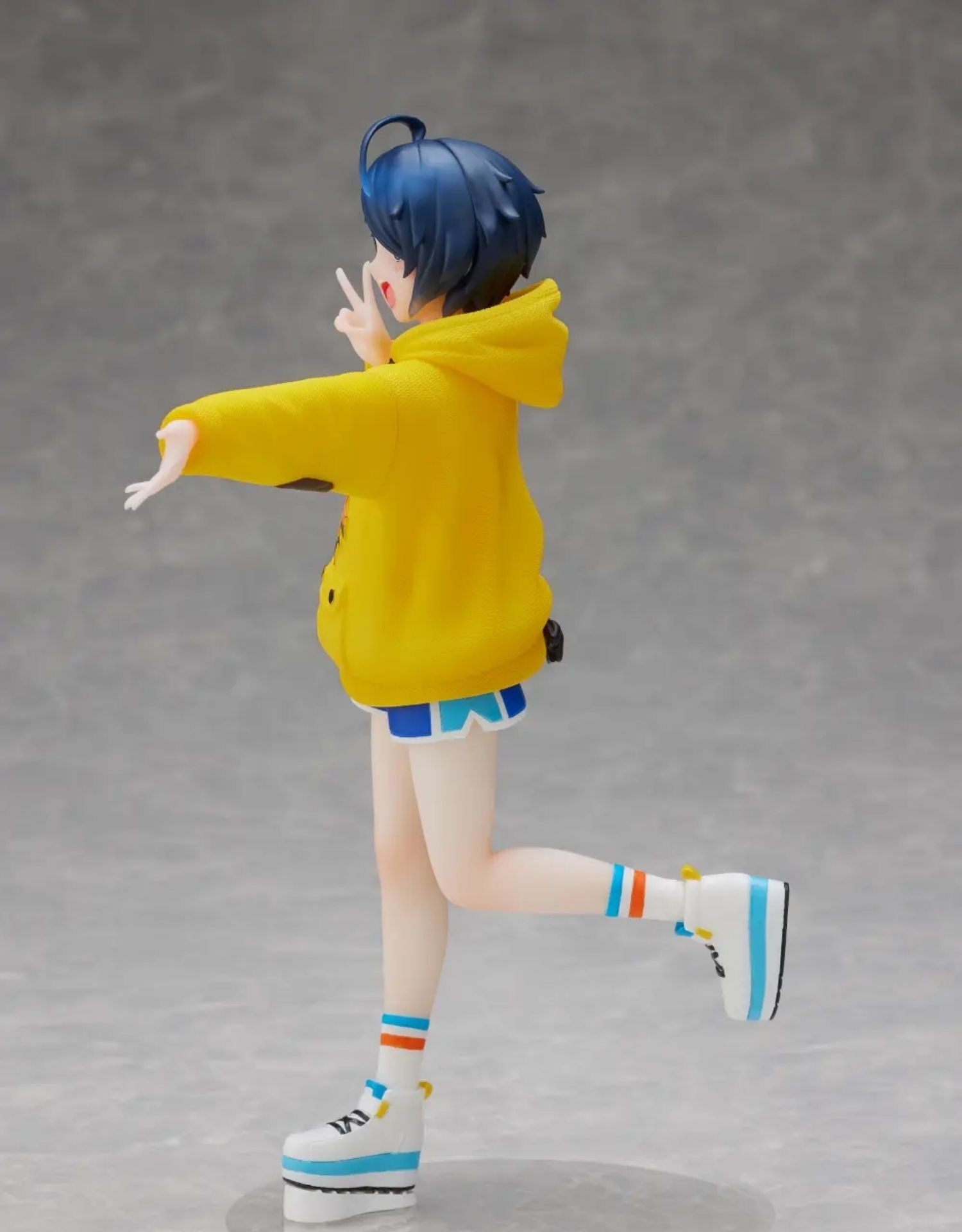 taito奇蛋物语女主大户黄色连帽常服风衣景品手办