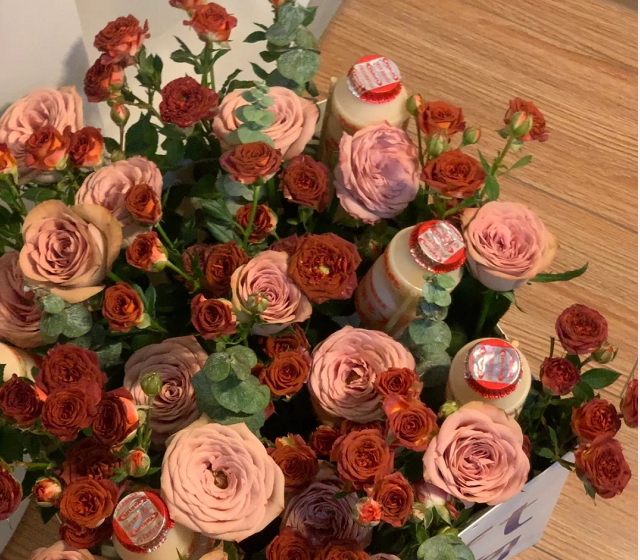 多头泡泡玫瑰鲜花云南直发折射鲜切花昆明基鲜花速递同城