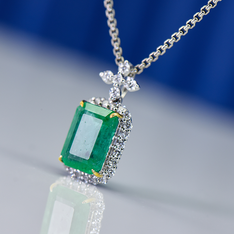 拉美西斯天然哥伦比亚彩色宝石18k金伴钻镶嵌方形颈饰