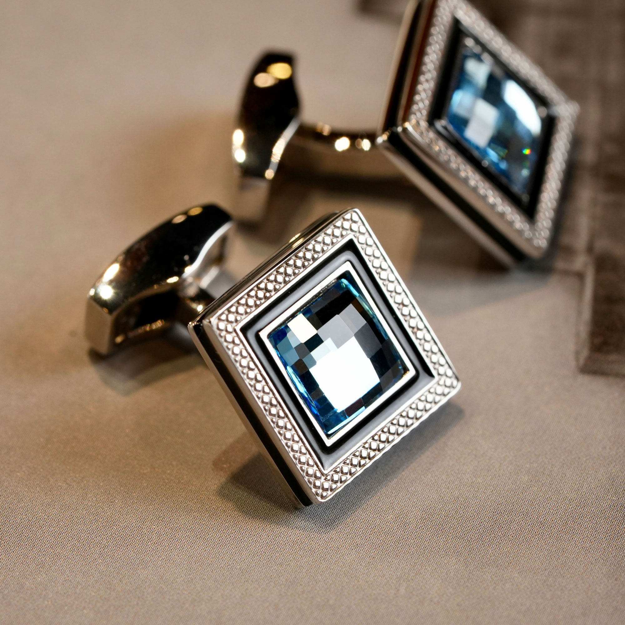 英国tateossianrt限量新款方形海蓝水晶袖扣铁马今歌袖扣