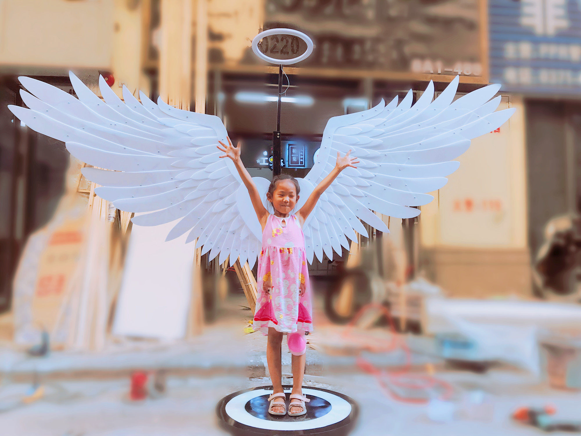 网红拍照发光翅膀抖音打卡户外大型商场活动橱窗翅膀