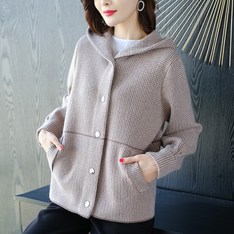 格子毛衣外套女士短款连帽小外2021春秋秋季毛针织衫