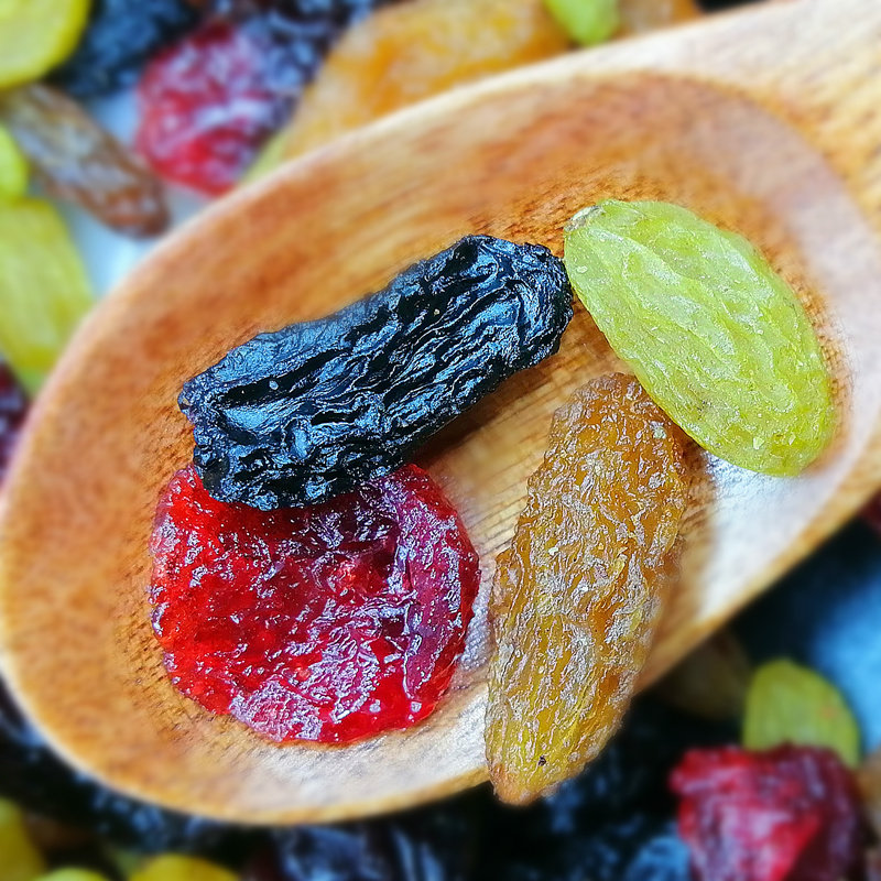 新疆特产彩色葡萄干500g黑加仑红蔓越莓