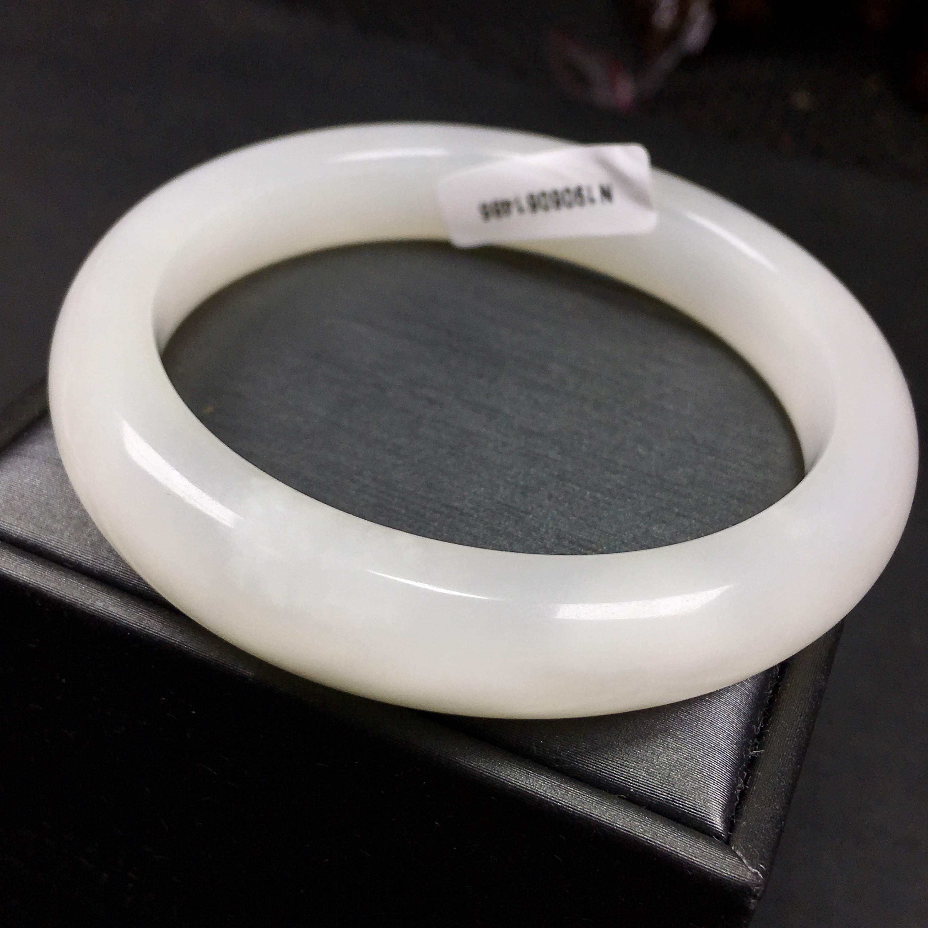 天然和田羊脂玉手手镯证书桂花青花手镯