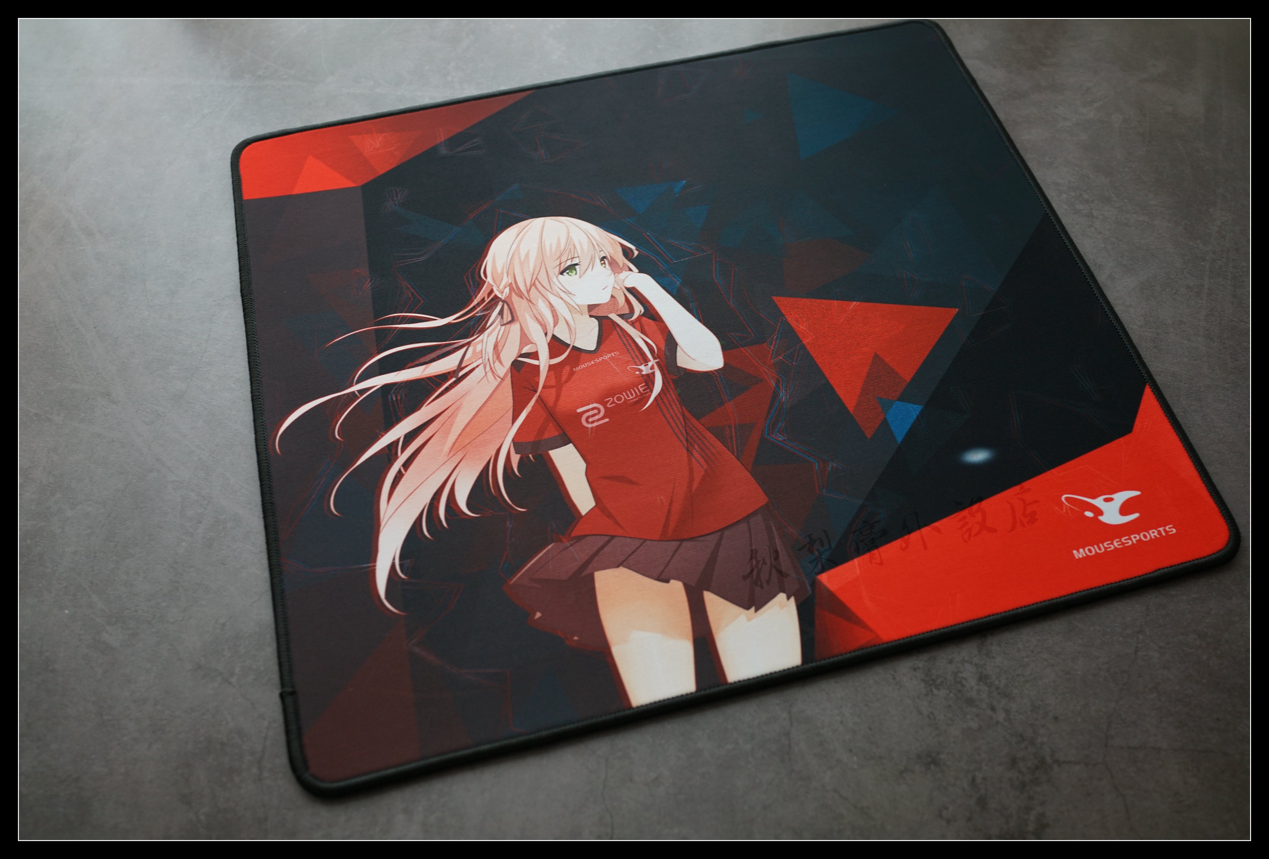 csgo鼠标垫二次元战队娘化tyloonavivps1mpleliquid鼠标垫