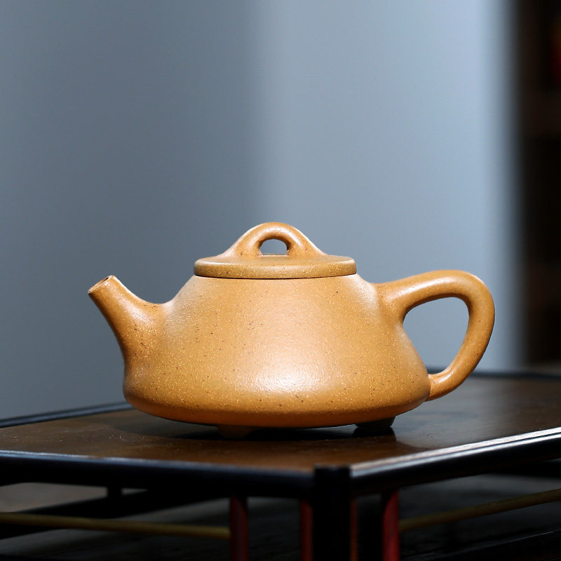 宜兴宜兴紫砂紫砂壶季君手工茶壶原矿葵黄段泥石240cc茶壶