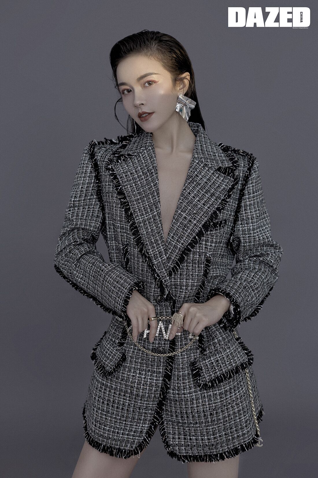 可爱影楼新款形象小香风西装个人艺术照主题写真民族服装