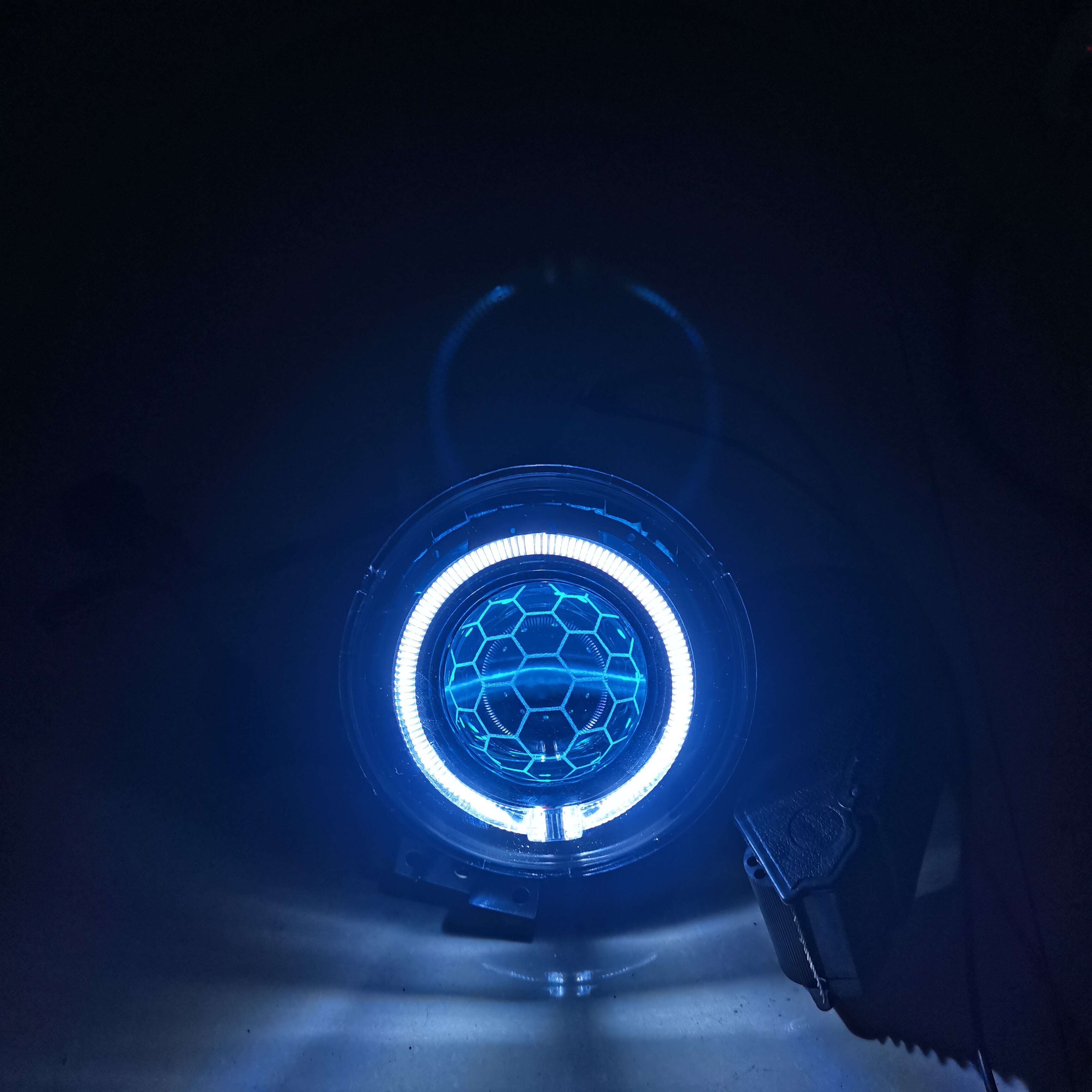 透镜双灯双登风扇自带秒起龟王款双高清蜂窝电动车灯