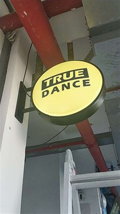 灯箱广告牌服装室外门头软膜挂墙吊杆双面店铺灯箱