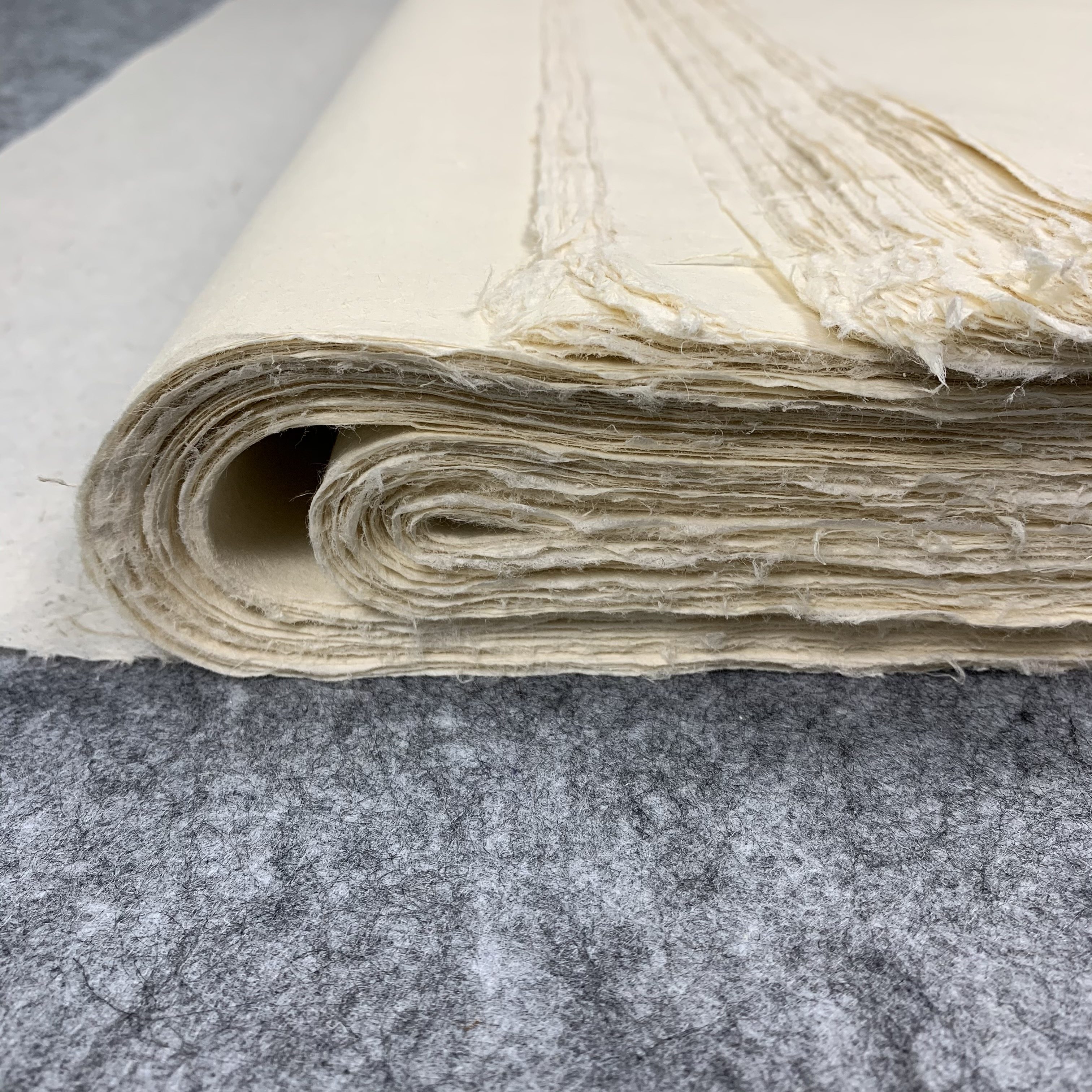 仿古皮纸安徽泾县出口日本半生半熟四尺整张复古宣纸宣纸