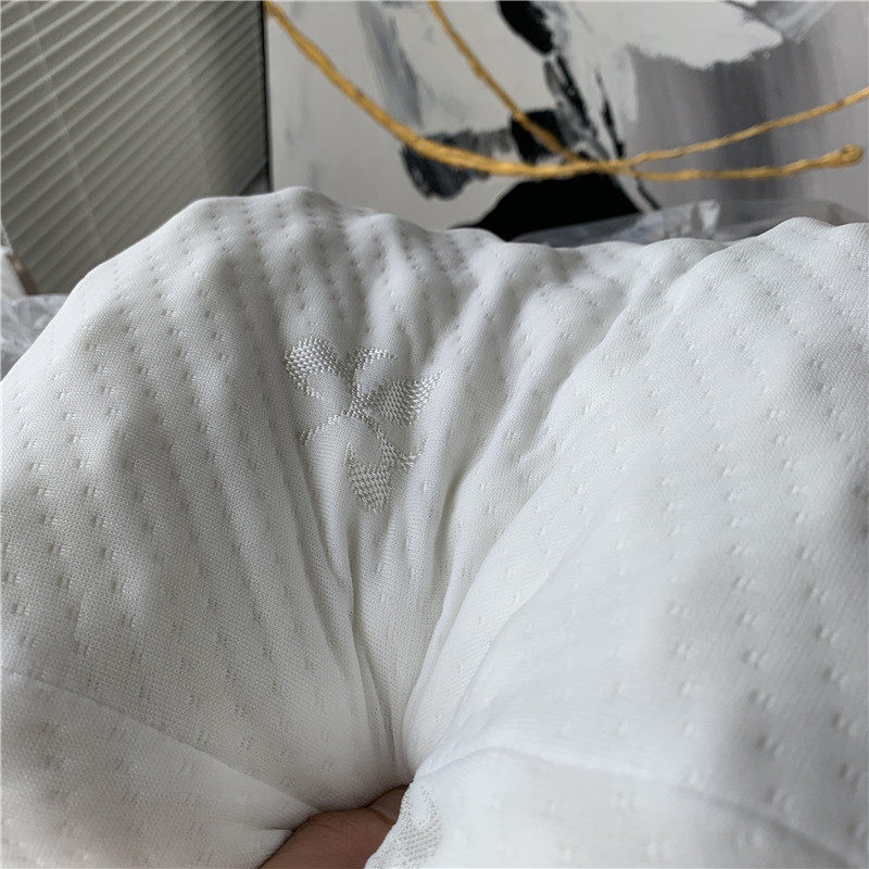 五星酒店流出真空包装透气回弹居家乳胶枕