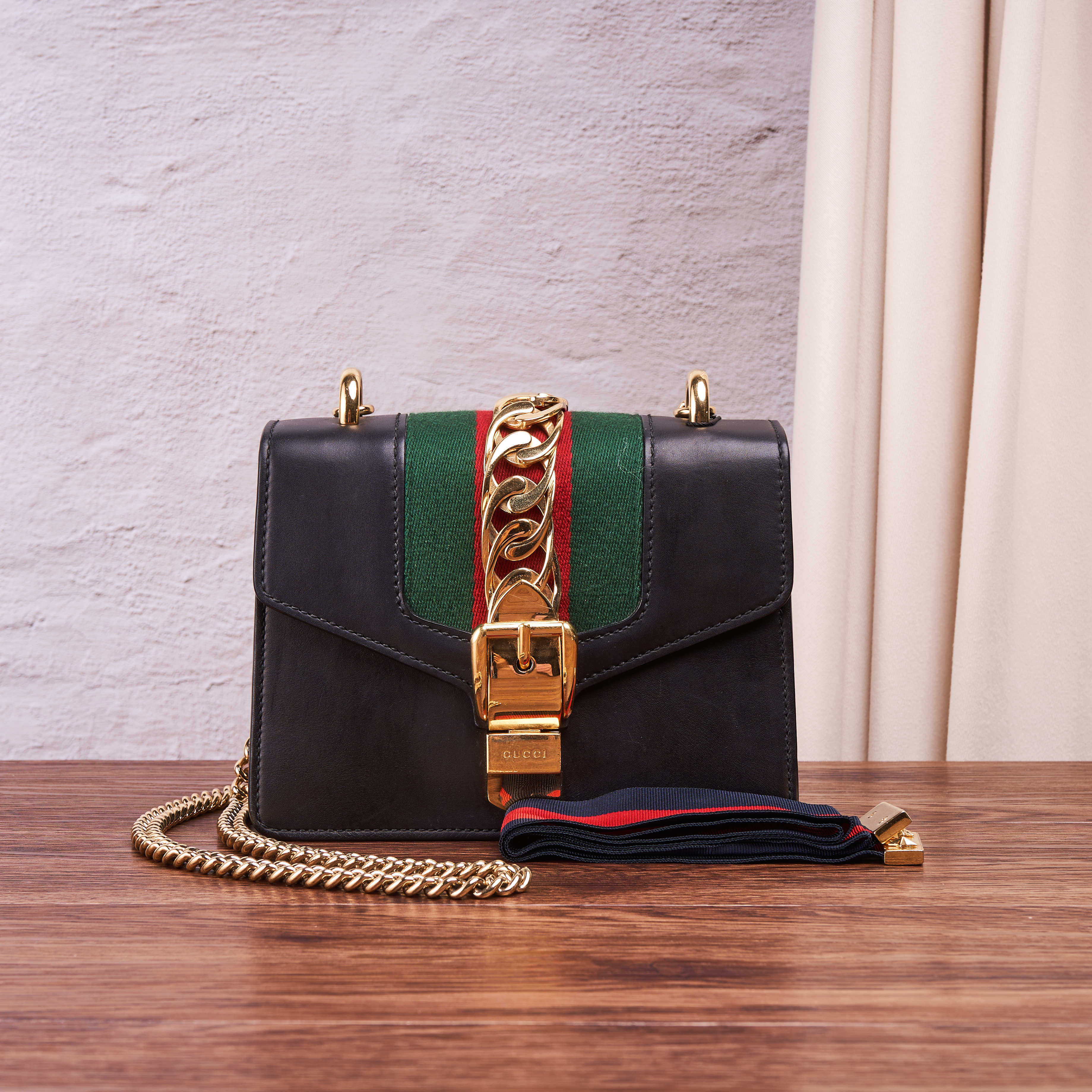 gucci古驰塞尔维亚小号单肩公价16800女士包袋