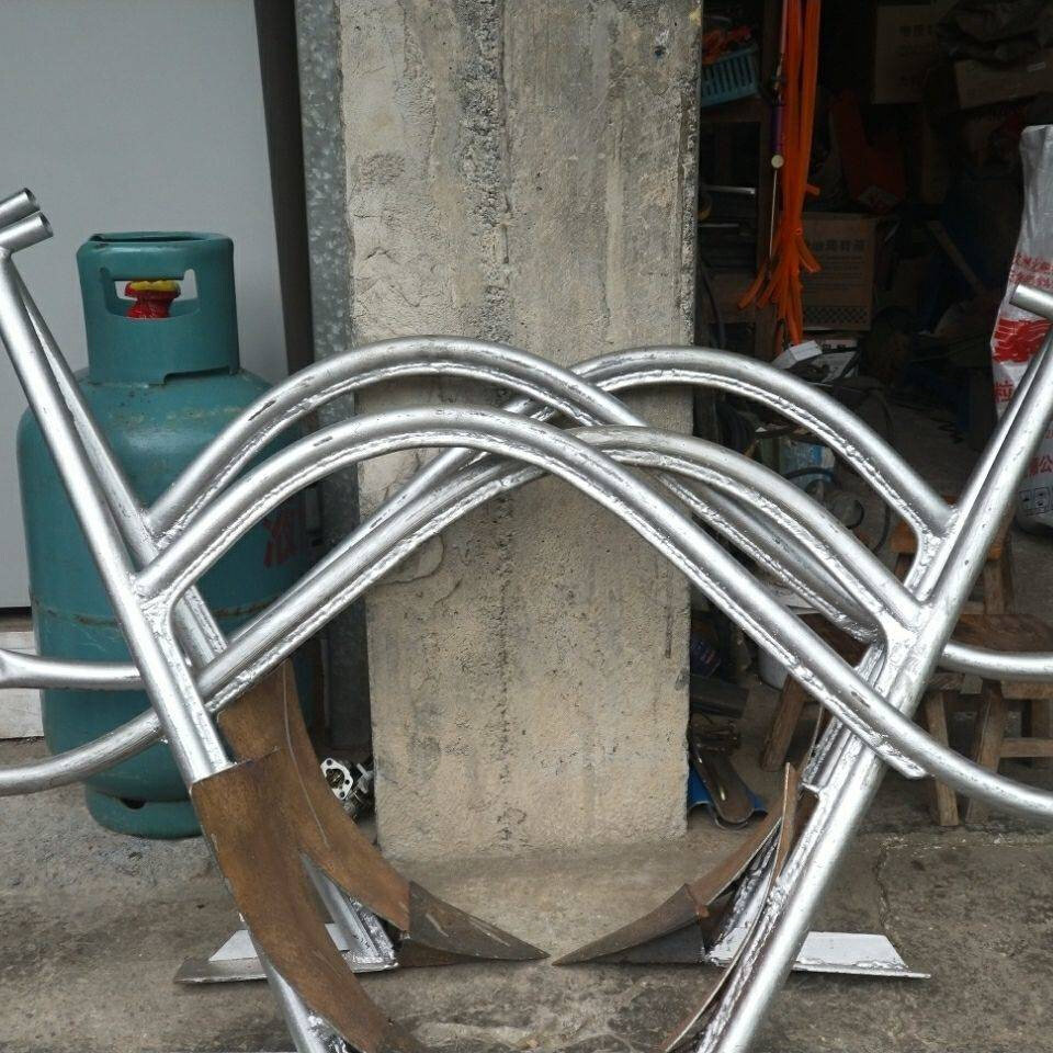 铁犁犁田贵州农村种田工具黄牛实用翻田种地铁耕种机械