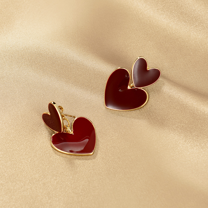 敢酷红色心型耳钉2022年新款耳环复古优雅轻奢耳环