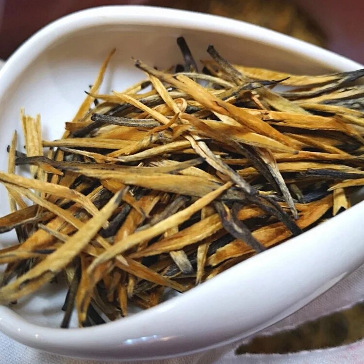 普洱茶大叶种芽红茶大金金针200克新品优惠包邮礼普洱