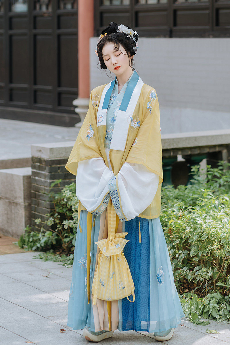 钟灵记-花楹:汉服对穿交半袖明制褶裙手提包女主腰宋抹吊带春夏