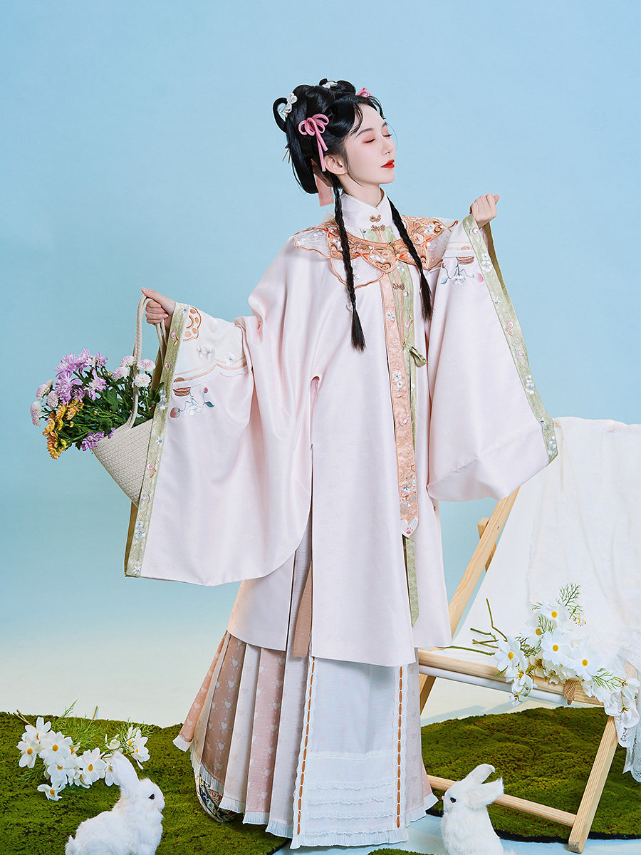 钟灵记渡梦竖领对襟大袖一片片式马面裙肩明制女汉服