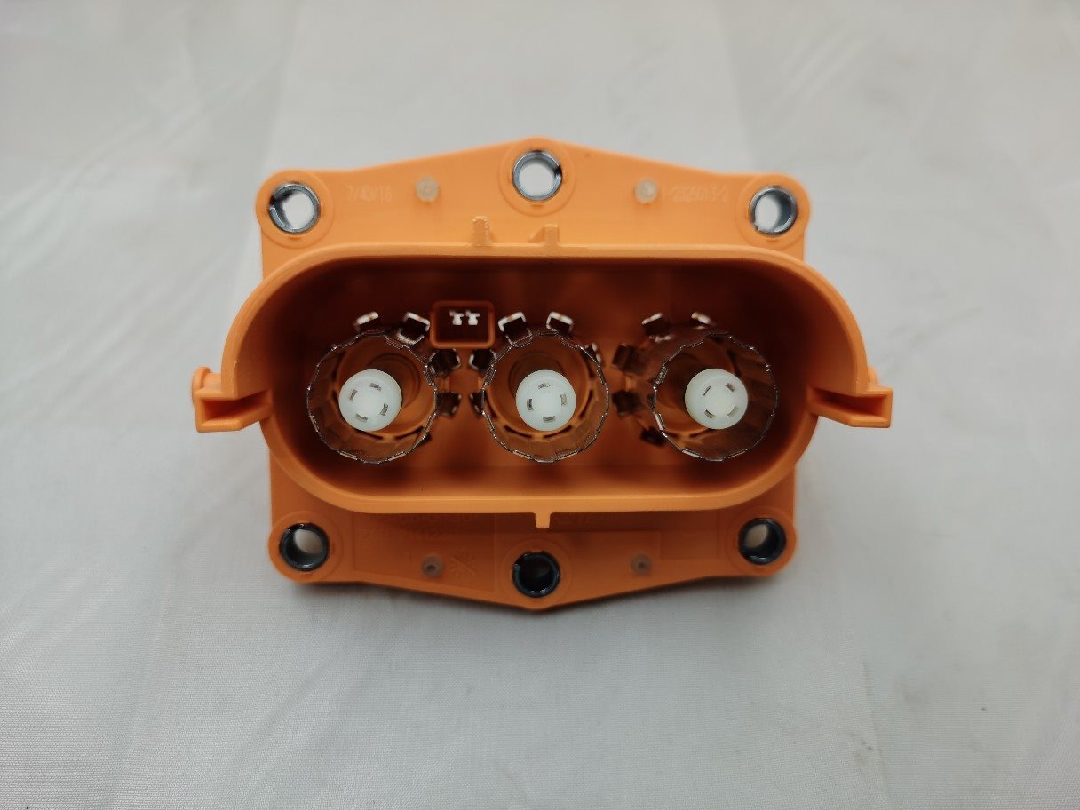 适用于新款广汽传祺新能源汽车高压高压电电控电源电视分配器