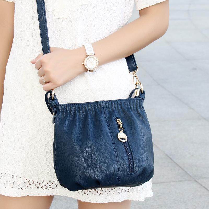 包包中老年提包包邮包女士手提挎包老年软皮气质水桶斜小包妈妈褶