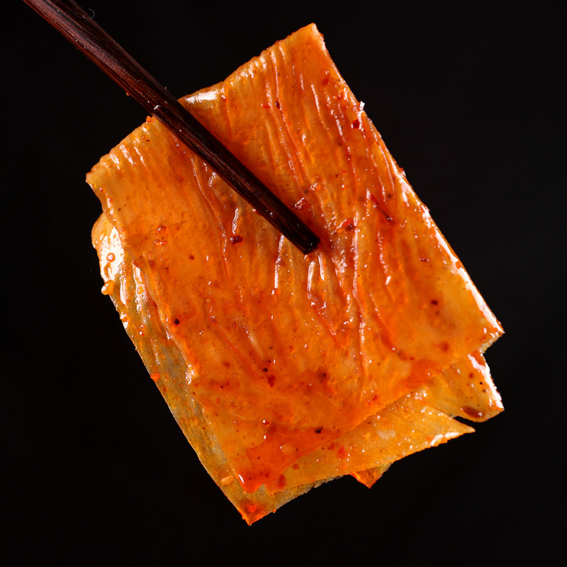 老式大辣片手撕辣片网红辣条湖南麻辣豆皮休闲豆腐干