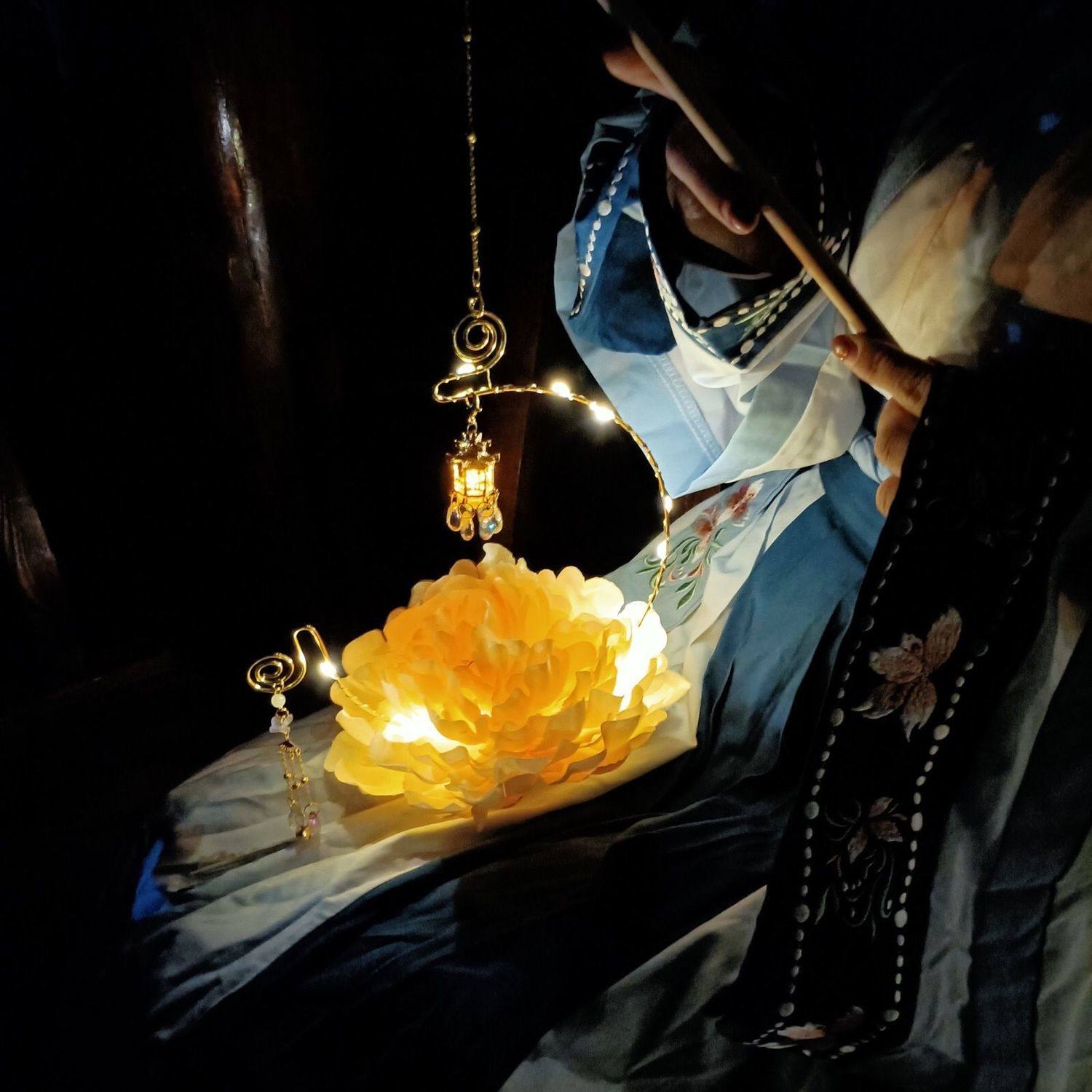 新年灯杆古典复古中国国风古代汉服灯笼手提灯笼