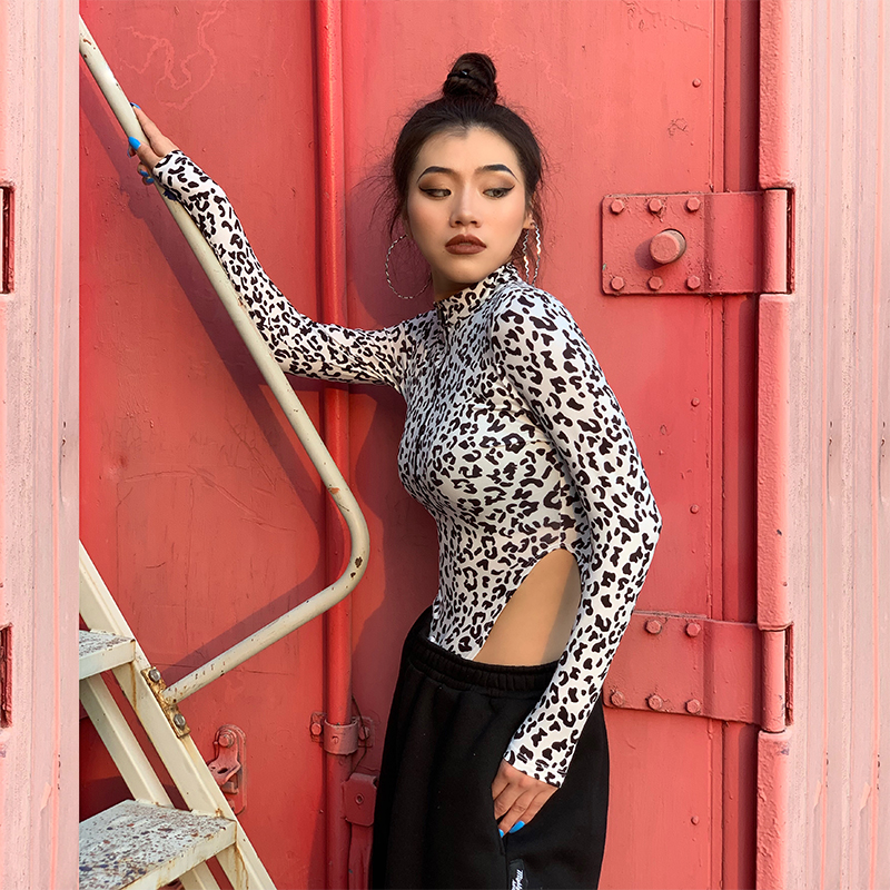 豹纹长袖上衣女内搭紧身连体欧美复古长袖夏季上衣薄款露腰外穿潮