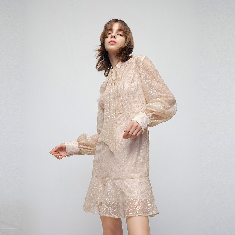 misscocoon可可尼2021新款女装时尚中长蕾丝连衣裙连衣裙