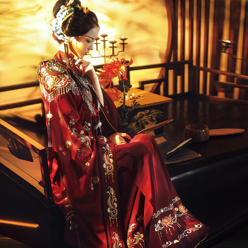 明制汉服华裳一汉凤凰振羽刺绣立领对襟肩马汉服