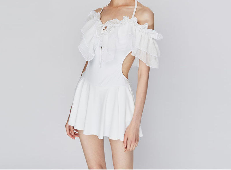 性感白色吊带泳装ins新款仙女范遮肚显瘦保守连体泳衣