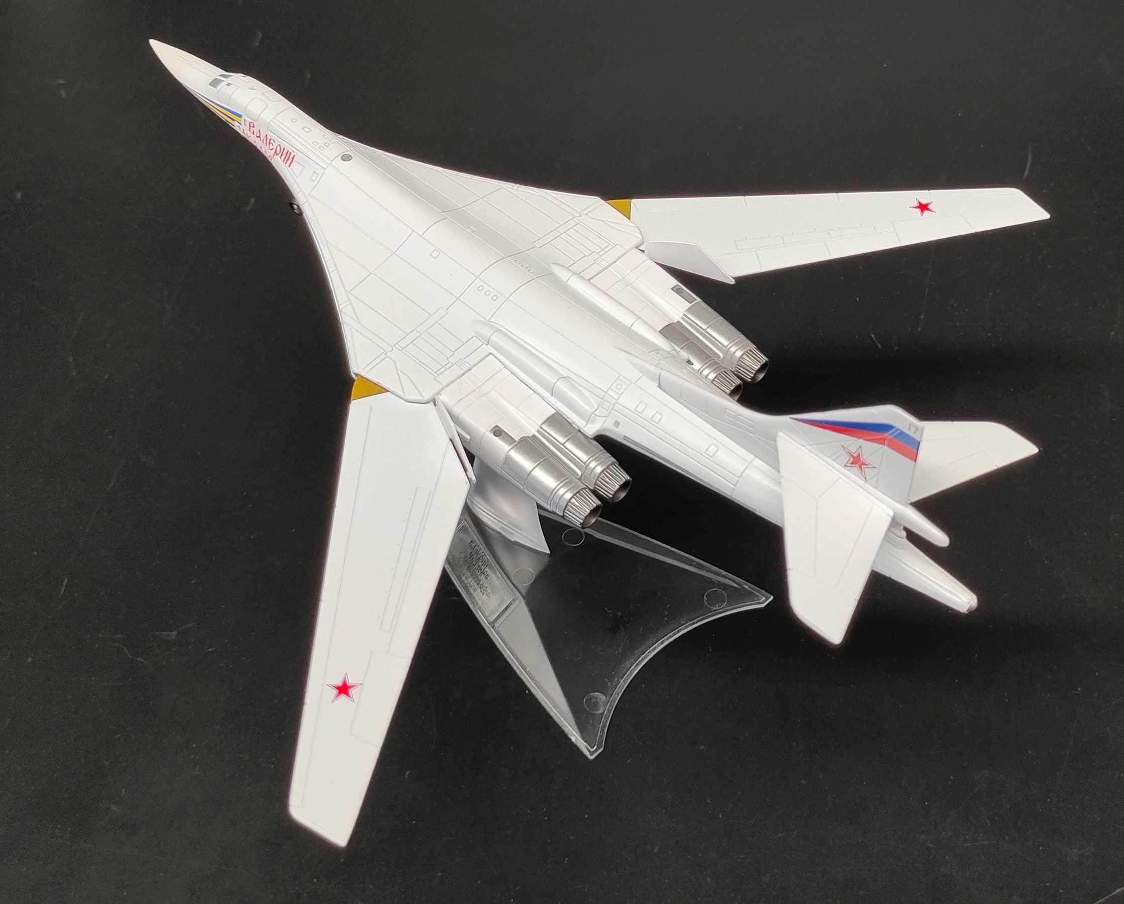 俄罗斯tu160白天鹅战略轰炸机飞机模型合金仿真航模