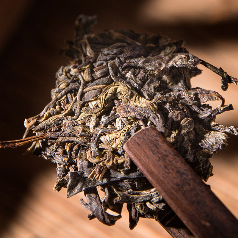 云南西双版纳普洱茶花香饼勐海百年古树特级大叶种生普洱