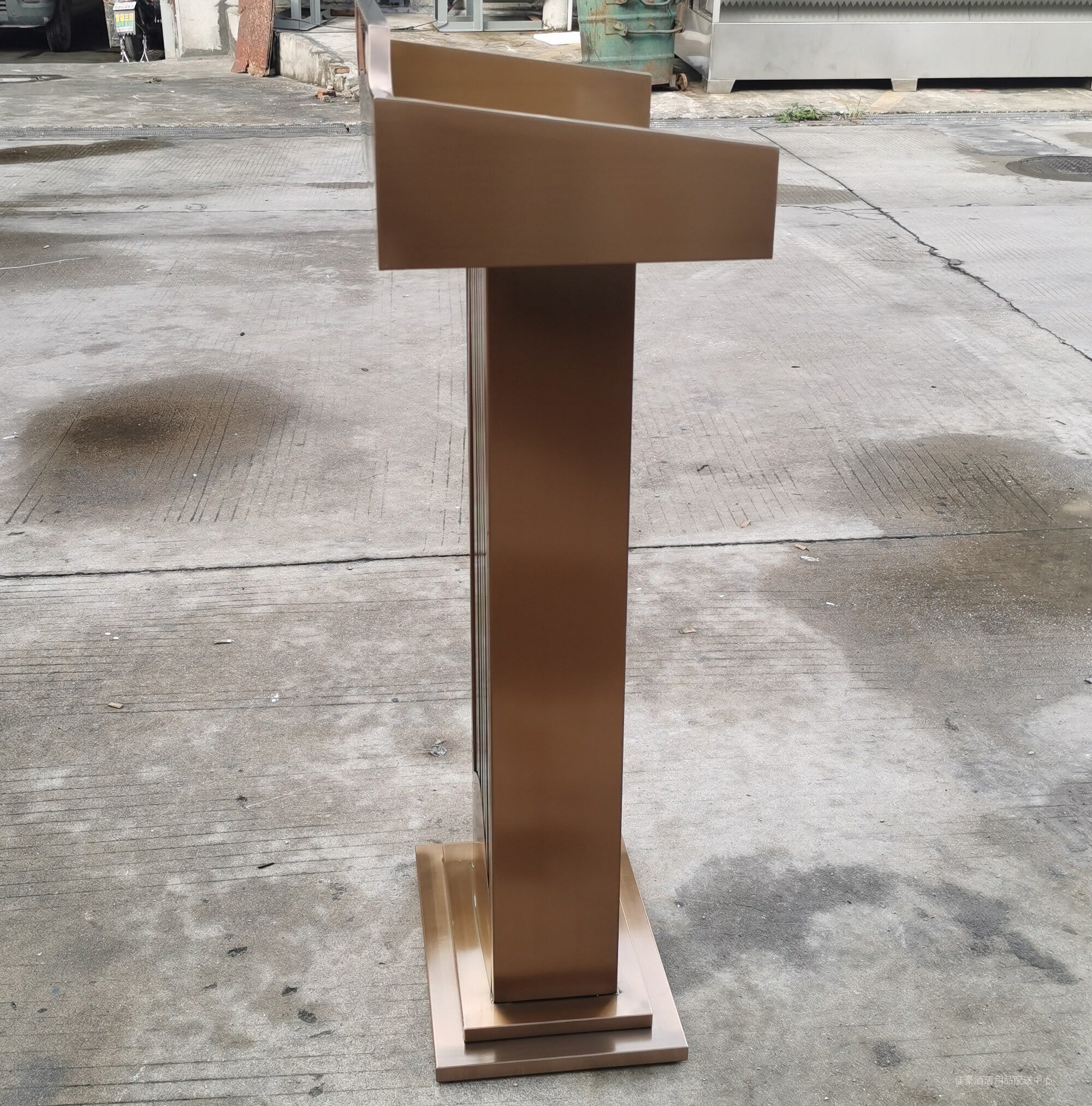 讲台接待酒店玫瑰金演咨客讲话发言司仪礼宾演讲台