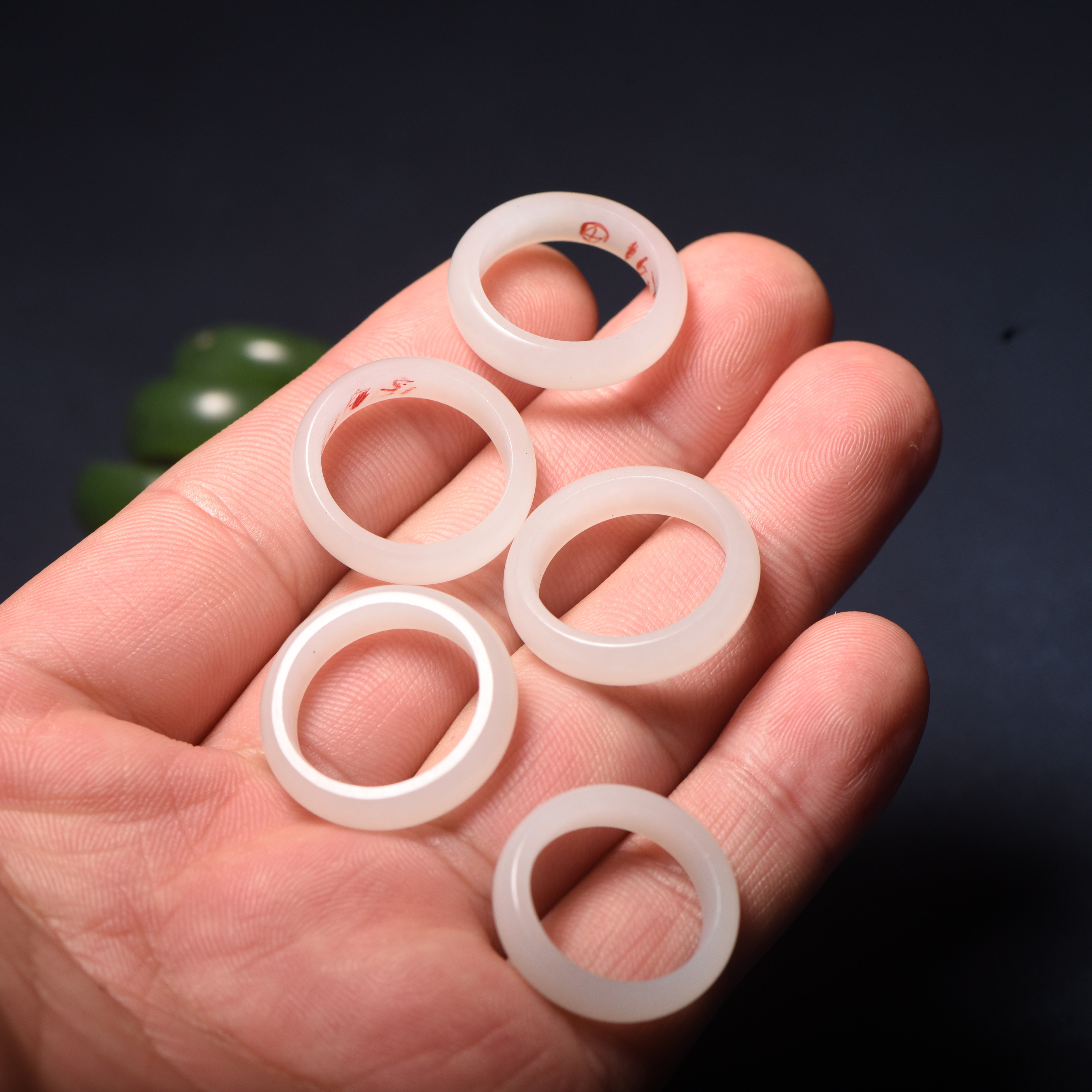 正宗新疆和田玉籽白玉戒指男籽玉石戒圈素戒手饰