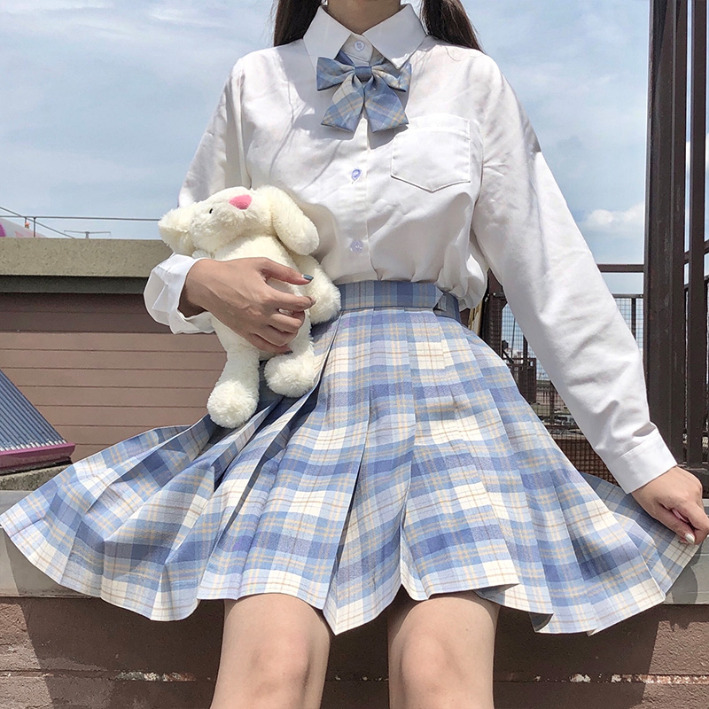 廓形 :a型流行元素/工艺 :拉链裙长 :短裙年份季节 :2020年冬季裙型