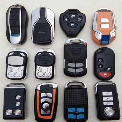Locomotive electric car remote control key shell retrofit original car key replacement shell Three-four key remote control key shell