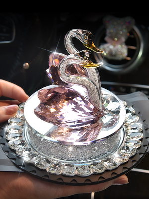 车内饰品摆件网红创意高档天鹅汽车摆件女神款车载装饰用品大全女