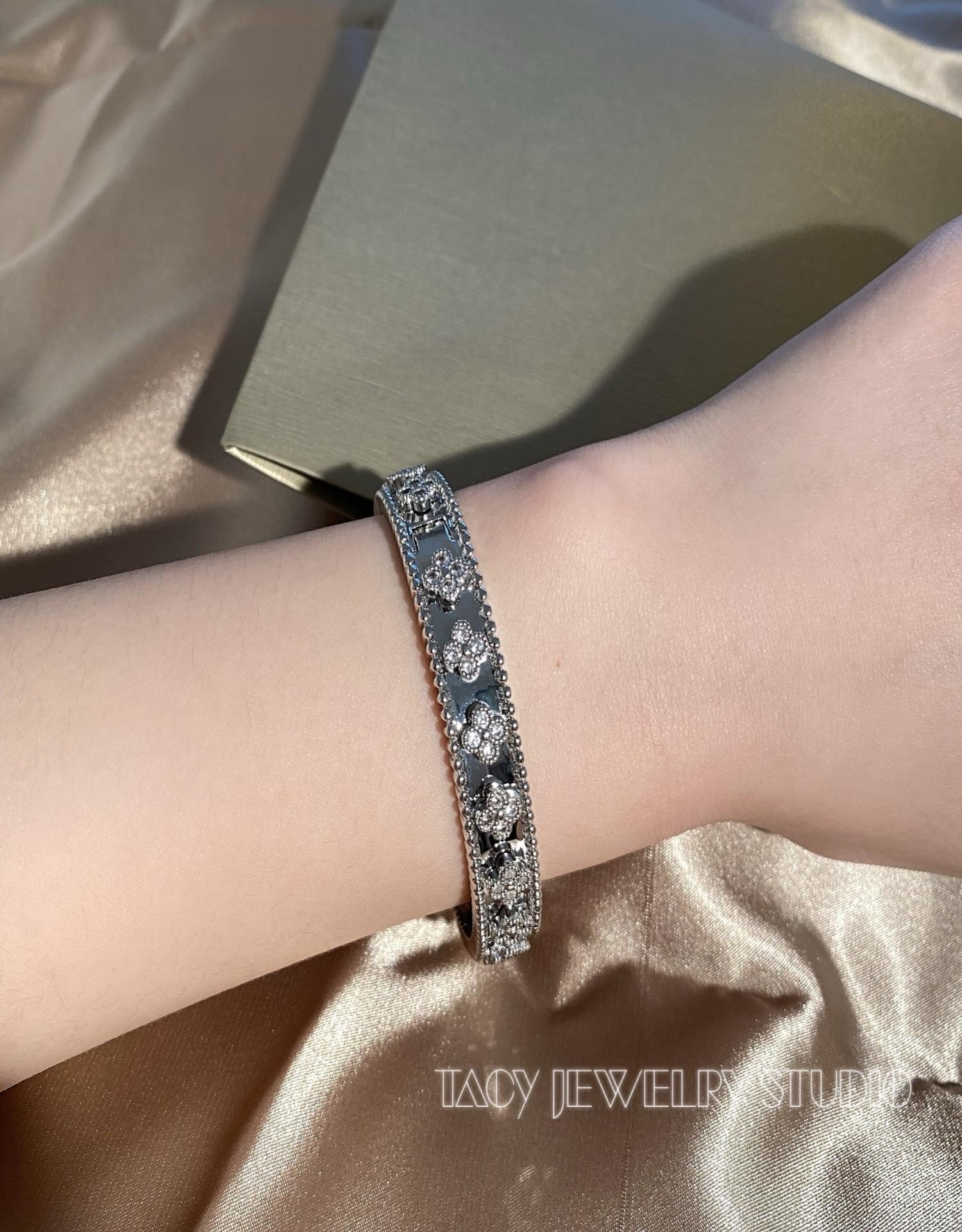 高档tacystudio万花筒手镯白富美标配重工纯银18k手镯