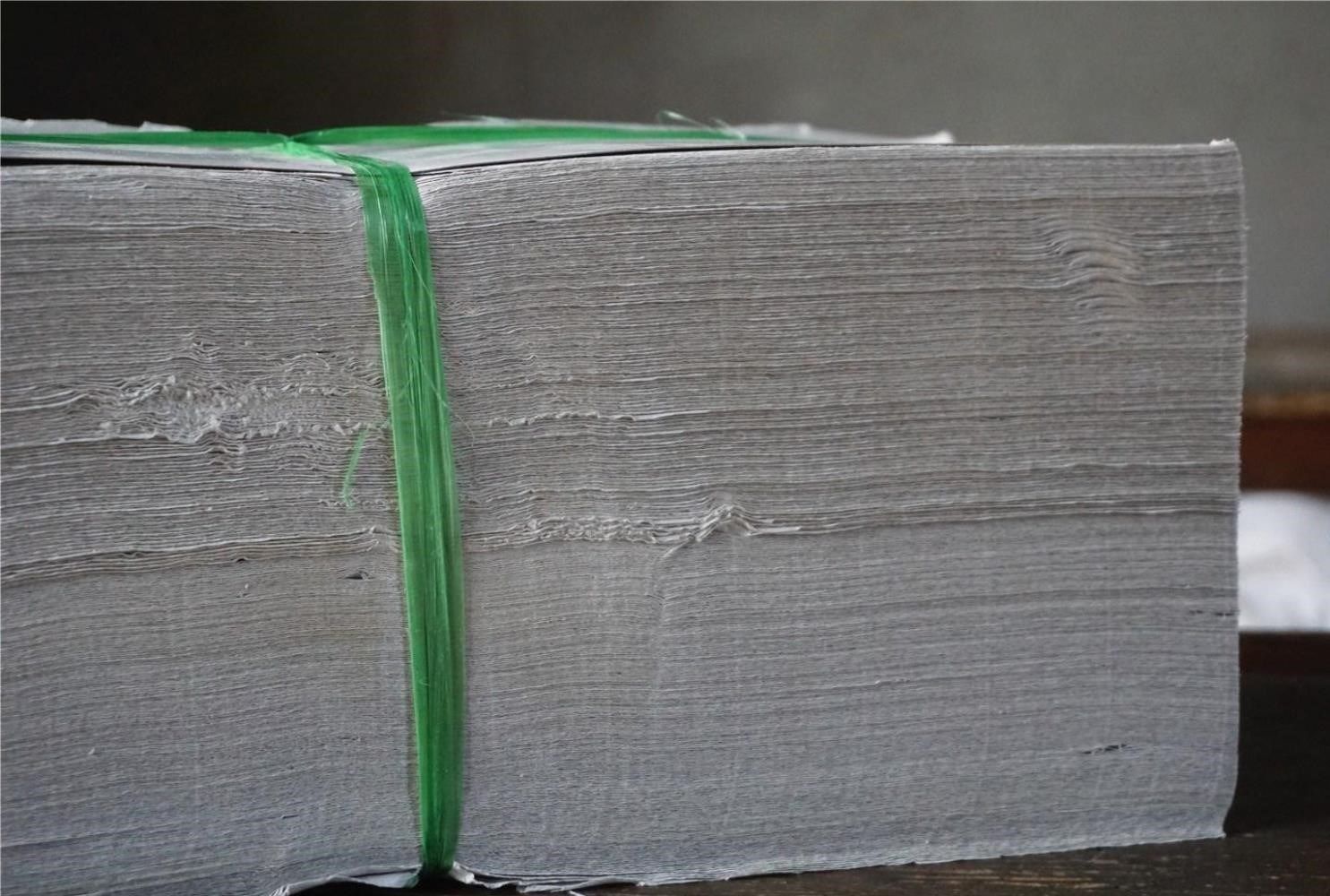 卫生草纸大捆粗纸老式家用散装皱纹工业老粗平板卫生纸